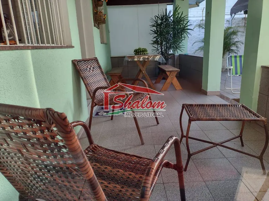 Foto 3 de Casa com 2 quartos para alugar, 166m2 em Centro, Caraguatatuba - SP