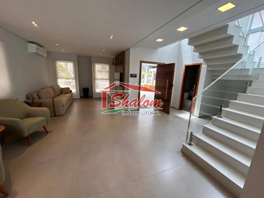 Foto 4 de Sobrado com 4 quartos para alugar, 360m2 em Balneário Copacabana, Caraguatatuba - SP