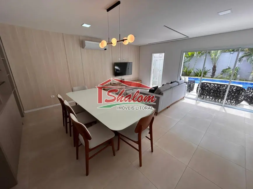 Foto 3 de Sobrado com 3 quartos à venda e para alugar, 360m2 em Balneário Copacabana, Caraguatatuba - SP