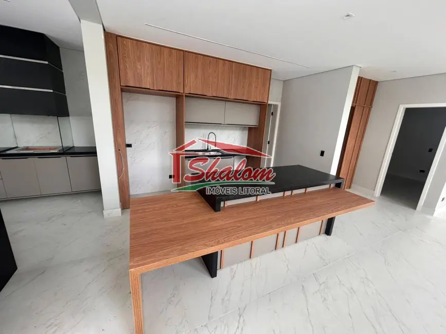 Sobrado com 5 quartos à venda, 480m2 em Balneário Copacabana, Caraguatatuba - SP - imagem 5 Foto 5 de Sobrado com 5 quartos à venda, 480m2 em Balneário Copacabana, Caraguatatuba - SP