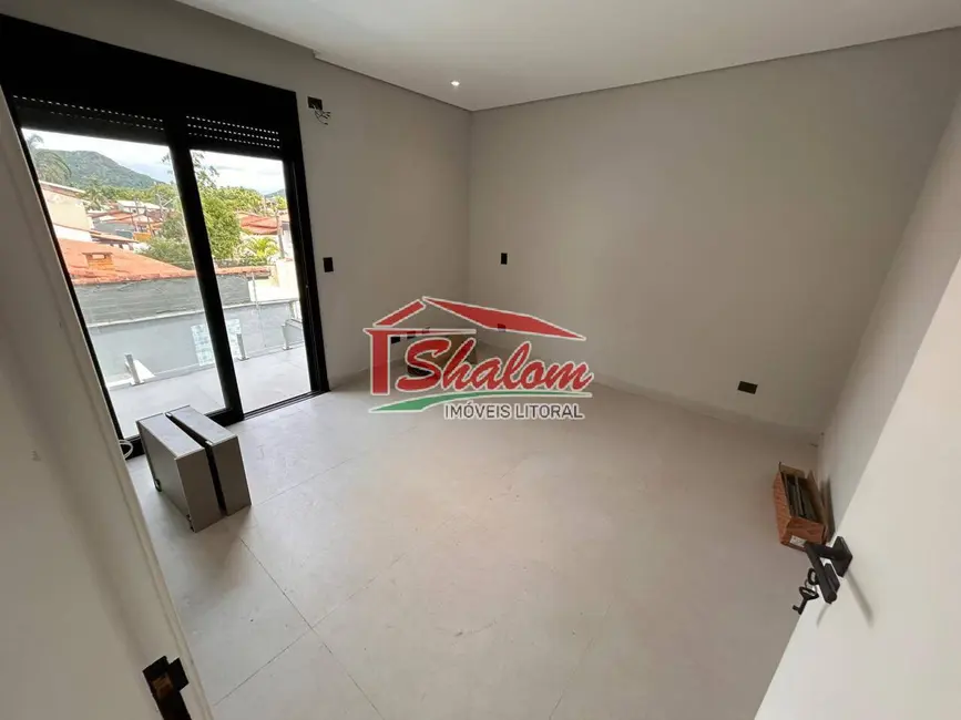 Sobrado com 5 quartos à venda, 480m2 em Balneário Copacabana, Caraguatatuba - SP - imagem 9 Foto 9 de Sobrado com 5 quartos à venda, 480m2 em Balneário Copacabana, Caraguatatuba - SP