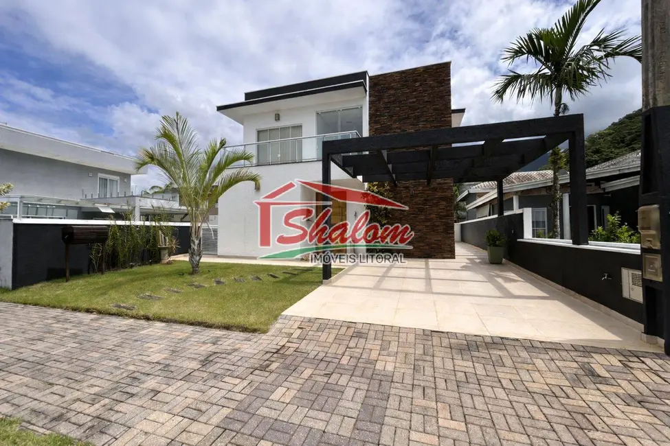 Foto 1 de Sobrado com 4 quartos à venda, 260m2 em Balneário Copacabana, Caraguatatuba - SP