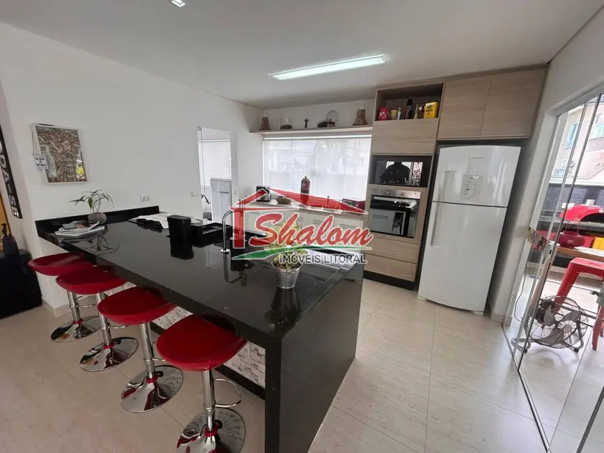 Foto 4 de Sobrado com 4 quartos à venda, 260m2 em Balneário Copacabana, Caraguatatuba - SP