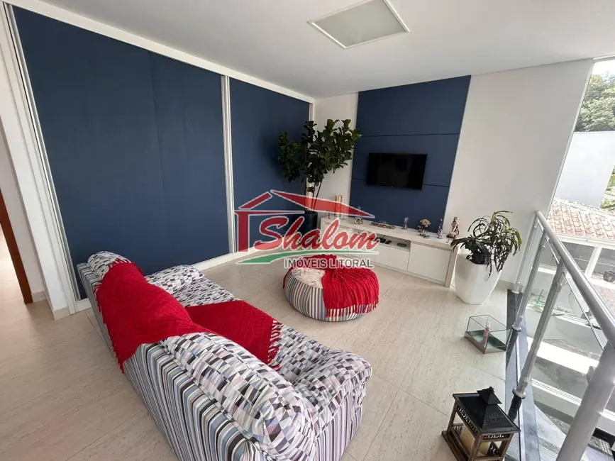 Foto 7 de Sobrado com 4 quartos à venda, 260m2 em Balneário Copacabana, Caraguatatuba - SP