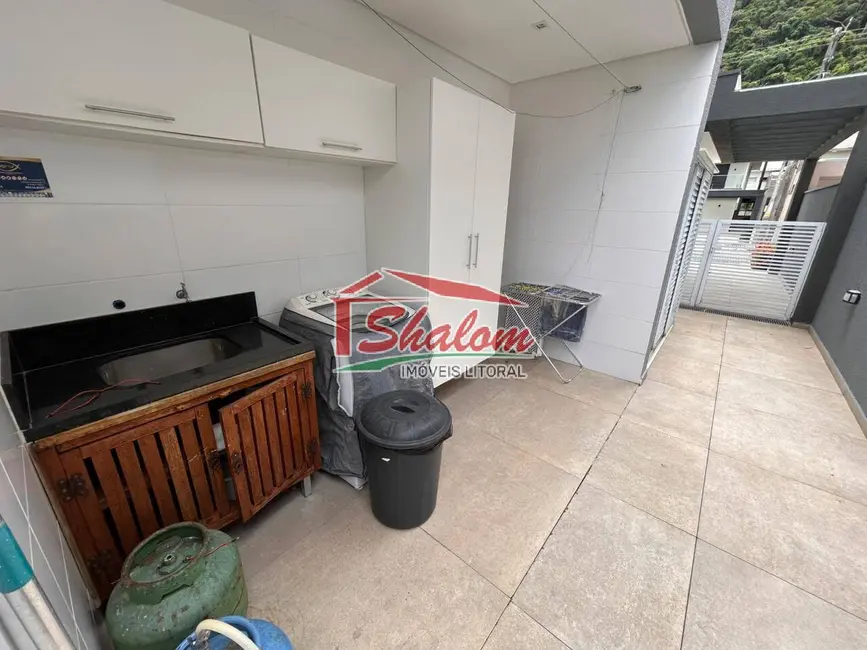 Sobrado com 4 quartos para alugar, 360m2 em Balneário Copacabana, Caraguatatuba - SP - imagem 8 Foto 8 de Sobrado com 4 quartos para alugar, 360m2 em Balneário Copacabana, Caraguatatuba - SP