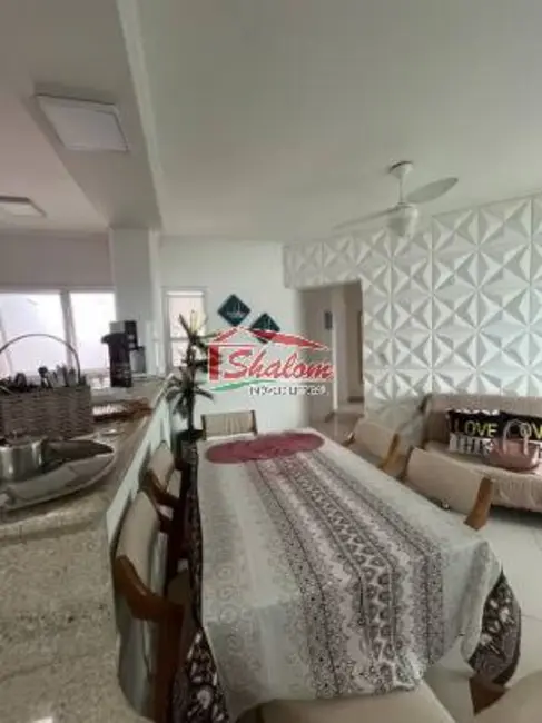 Foto 2 de Apartamento com 2 quartos para alugar, 80m2 em Prainha, Caraguatatuba - SP