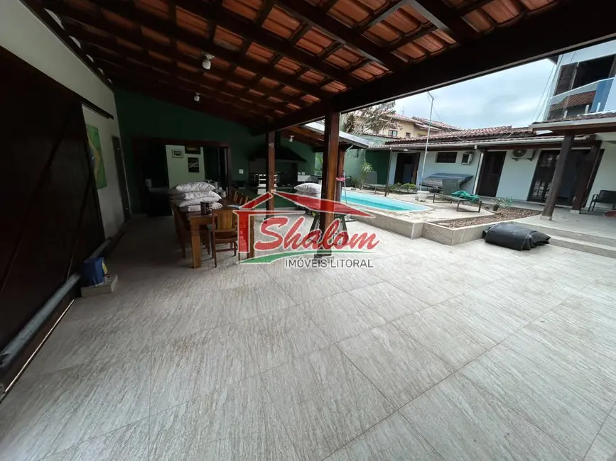 Foto 4 de Casa com 4 quartos para alugar, 300m2 em Indaiá, Caraguatatuba - SP
