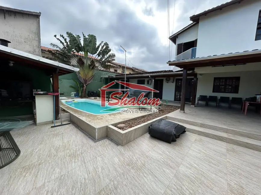 Foto 6 de Casa com 4 quartos para alugar, 300m2 em Indaiá, Caraguatatuba - SP