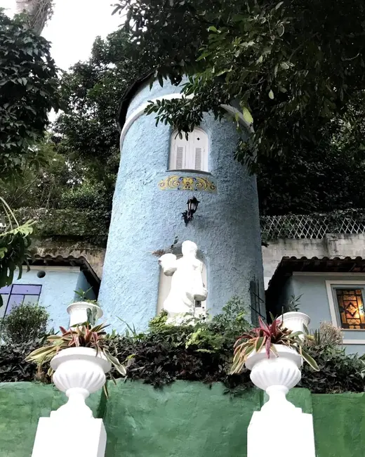 Casa com 7 quartos à venda, 585m2 em Cosme Velho, Rio De Janeiro - RJ - imagem 1 Foto 1 de Casa com 7 quartos à venda, 585m2 em Cosme Velho, Rio De Janeiro - RJ