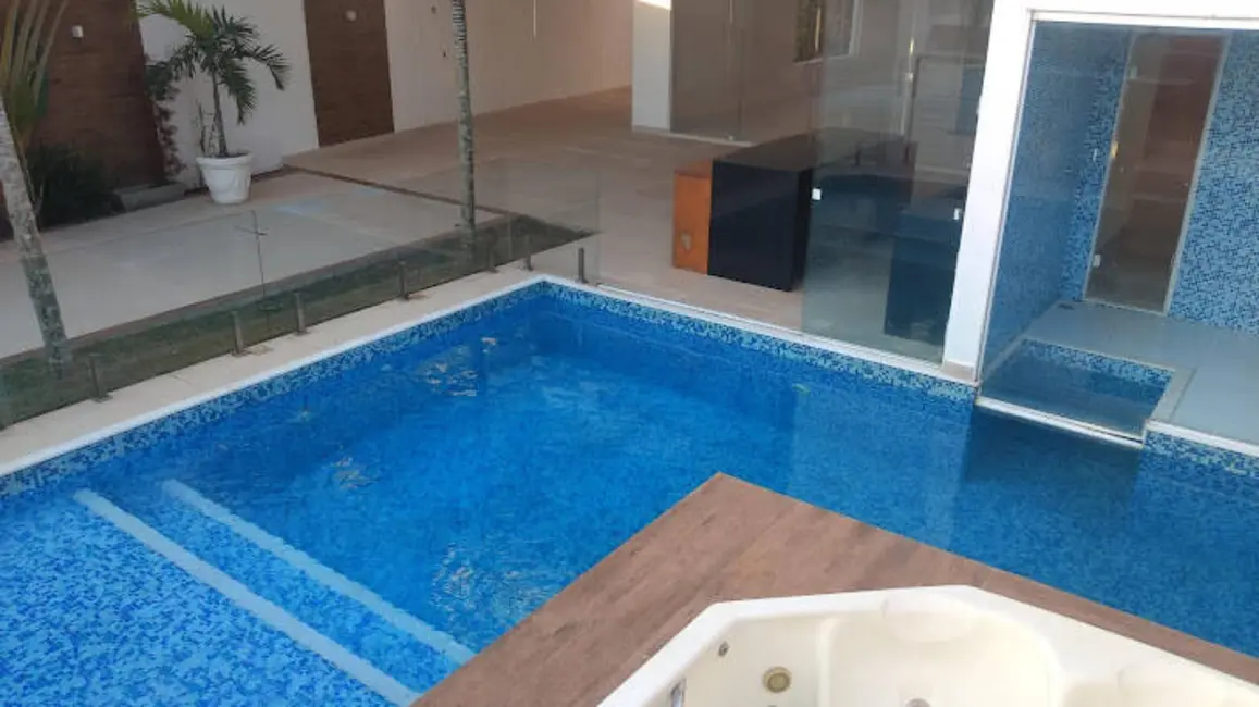 Casa com 4 quartos à venda, 530m2 em Barra da Tijuca, Rio De Janeiro - RJ - imagem 3 Foto 3 de Casa com 4 quartos à venda, 530m2 em Barra da Tijuca, Rio De Janeiro - RJ