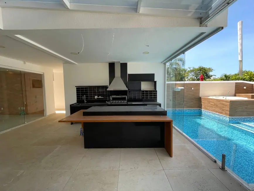 Casa com 4 quartos à venda, 530m2 em Barra da Tijuca, Rio De Janeiro - RJ - imagem 4 Foto 4 de Casa com 4 quartos à venda, 530m2 em Barra da Tijuca, Rio De Janeiro - RJ