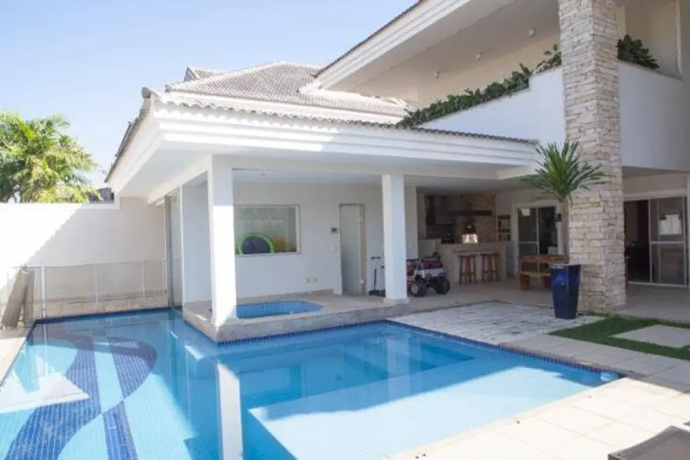 Casa com 4 quartos à venda, 600m2 em Barra da Tijuca, Rio De Janeiro - RJ - imagem 2 Foto 2 de Casa com 4 quartos à venda, 600m2 em Barra da Tijuca, Rio De Janeiro - RJ