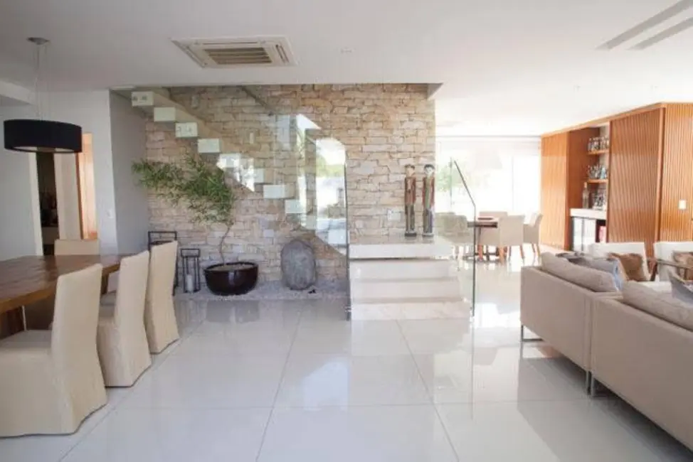 Casa com 4 quartos à venda, 600m2 em Barra da Tijuca, Rio De Janeiro - RJ - imagem 4 Foto 4 de Casa com 4 quartos à venda, 600m2 em Barra da Tijuca, Rio De Janeiro - RJ