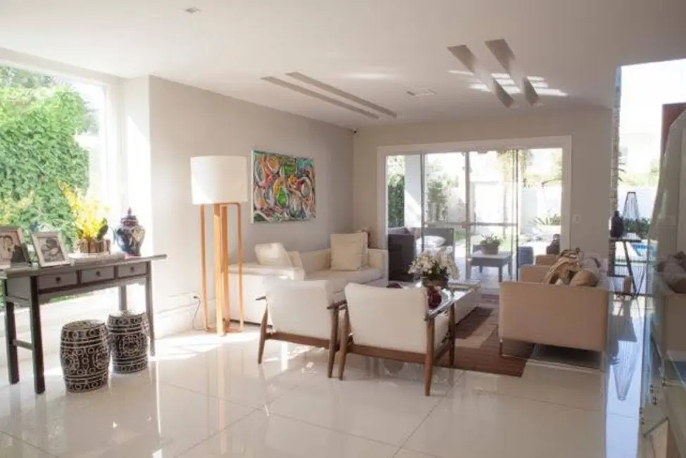 Casa com 4 quartos à venda, 600m2 em Barra da Tijuca, Rio De Janeiro - RJ - imagem 7 Foto 7 de Casa com 4 quartos à venda, 600m2 em Barra da Tijuca, Rio De Janeiro - RJ