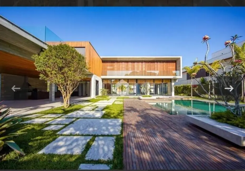 Casa com 5 quartos à venda, 1460m2 em Barra da Tijuca, Rio De Janeiro - RJ - imagem 6 Foto 6 de Casa com 5 quartos à venda, 1460m2 em Barra da Tijuca, Rio De Janeiro - RJ