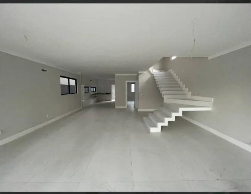 Casa com 5 quartos à venda, 380m2 em Barra da Tijuca, Rio De Janeiro - RJ - imagem 4 Foto 4 de Casa com 5 quartos à venda, 380m2 em Barra da Tijuca, Rio De Janeiro - RJ