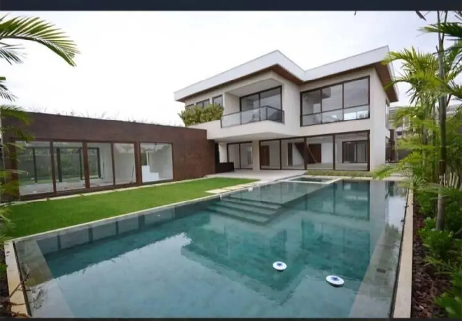 Foto 1 de Casa com 5 quartos à venda, 1600m2 em Barra da Tijuca, Rio De Janeiro - RJ