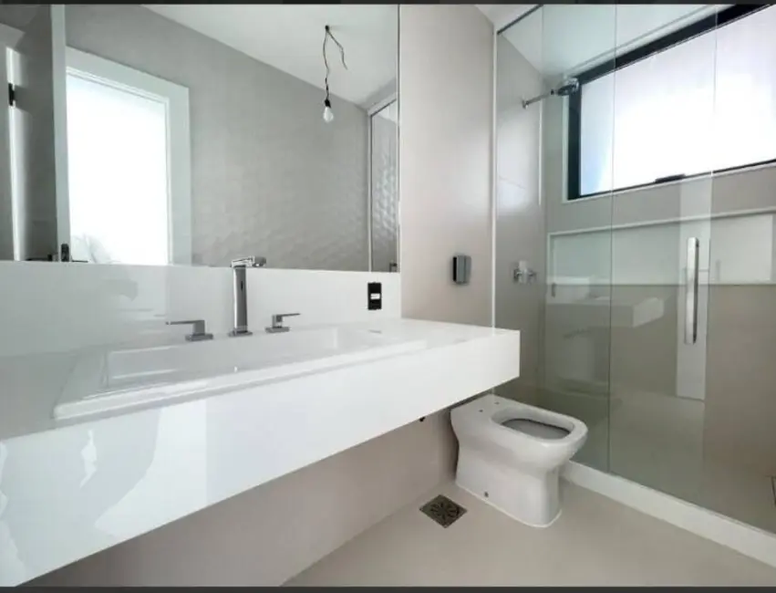Casa com 4 quartos à venda, 1100m2 em Barra da Tijuca, Rio De Janeiro - RJ - imagem 3 Foto 3 de Casa com 4 quartos à venda, 1100m2 em Barra da Tijuca, Rio De Janeiro - RJ