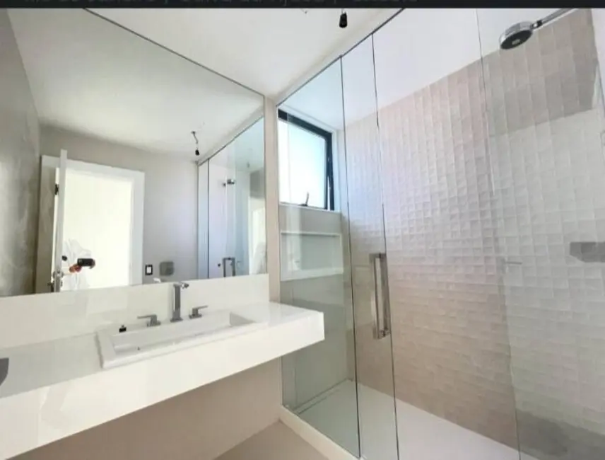 Casa com 4 quartos à venda, 1100m2 em Barra da Tijuca, Rio De Janeiro - RJ - imagem 6 Foto 6 de Casa com 4 quartos à venda, 1100m2 em Barra da Tijuca, Rio De Janeiro - RJ