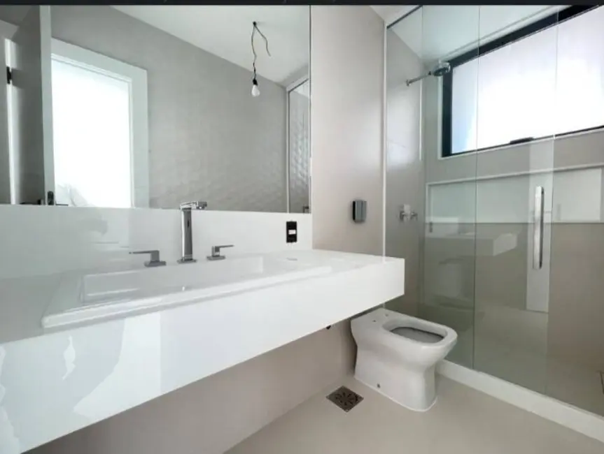 Casa com 4 quartos à venda, 1100m2 em Barra da Tijuca, Rio De Janeiro - RJ - imagem 8 Foto 8 de Casa com 4 quartos à venda, 1100m2 em Barra da Tijuca, Rio De Janeiro - RJ