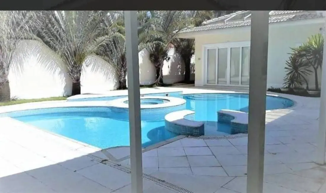 Casa com 4 quartos à venda, 1670m2 em Barra da Tijuca, Rio De Janeiro - RJ - imagem 3 Foto 3 de Casa com 4 quartos à venda, 1670m2 em Barra da Tijuca, Rio De Janeiro - RJ
