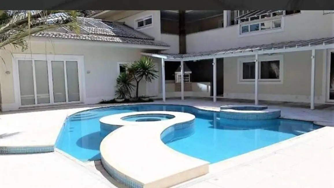 Casa com 4 quartos à venda, 1670m2 em Barra da Tijuca, Rio De Janeiro - RJ - imagem 1 Foto 1 de Casa com 4 quartos à venda, 1670m2 em Barra da Tijuca, Rio De Janeiro - RJ