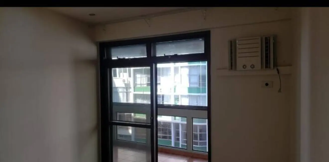 Apartamento com 3 quartos à venda, 104m2 em Copacabana, Rio De Janeiro - RJ - imagem 5 Foto 5 de Apartamento com 3 quartos à venda, 104m2 em Copacabana, Rio De Janeiro - RJ