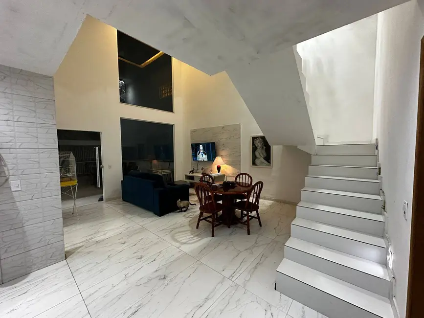 Casa de Condomínio com 3 quartos à venda, 380m2 em Jacarepaguá, Rio De Janeiro - RJ - imagem 4 Foto 4 de Casa de Condomínio com 3 quartos à venda, 380m2 em Jacarepaguá, Rio De Janeiro - RJ