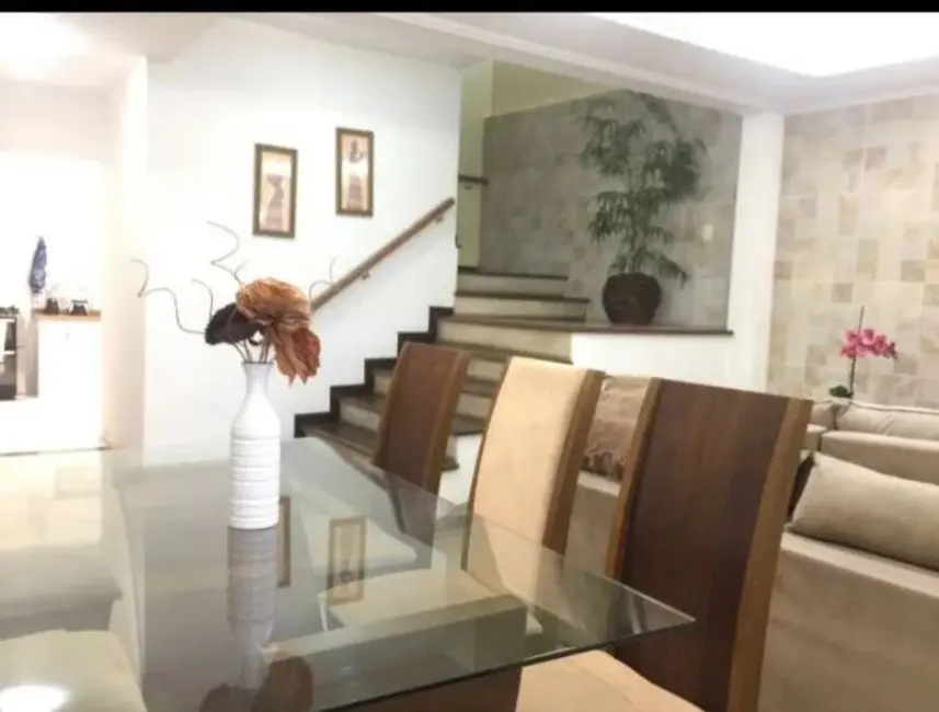 Casa de Condomínio com 3 quartos à venda, 300m2 em Taquara, Rio De Janeiro - RJ - imagem 4 Foto 4 de Casa de Condomínio com 3 quartos à venda, 300m2 em Taquara, Rio De Janeiro - RJ