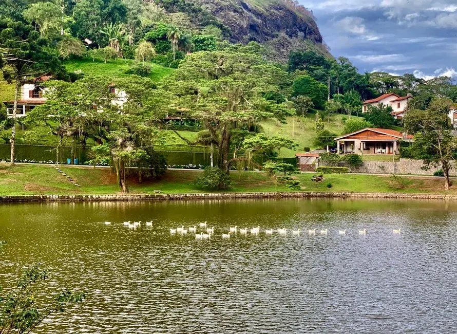Foto 2 de Casa com 3 quartos à venda, 300m2 em Cruzeiro, Teresopolis - RJ