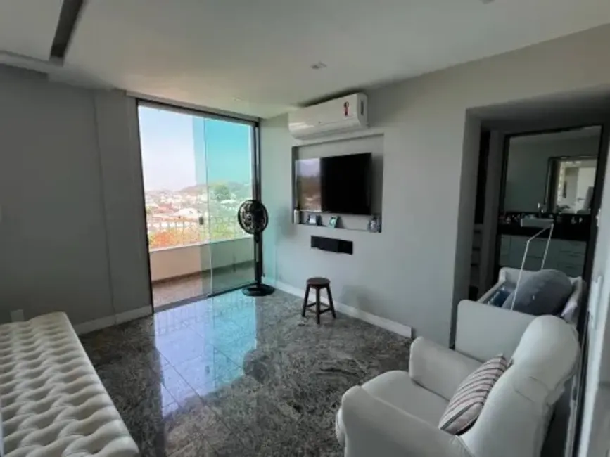 Casa de Condomínio com 3 quartos à venda, 450m2 em Taquara, Rio De Janeiro - RJ - imagem 3 Foto 3 de Casa de Condomínio com 3 quartos à venda, 450m2 em Taquara, Rio De Janeiro - RJ
