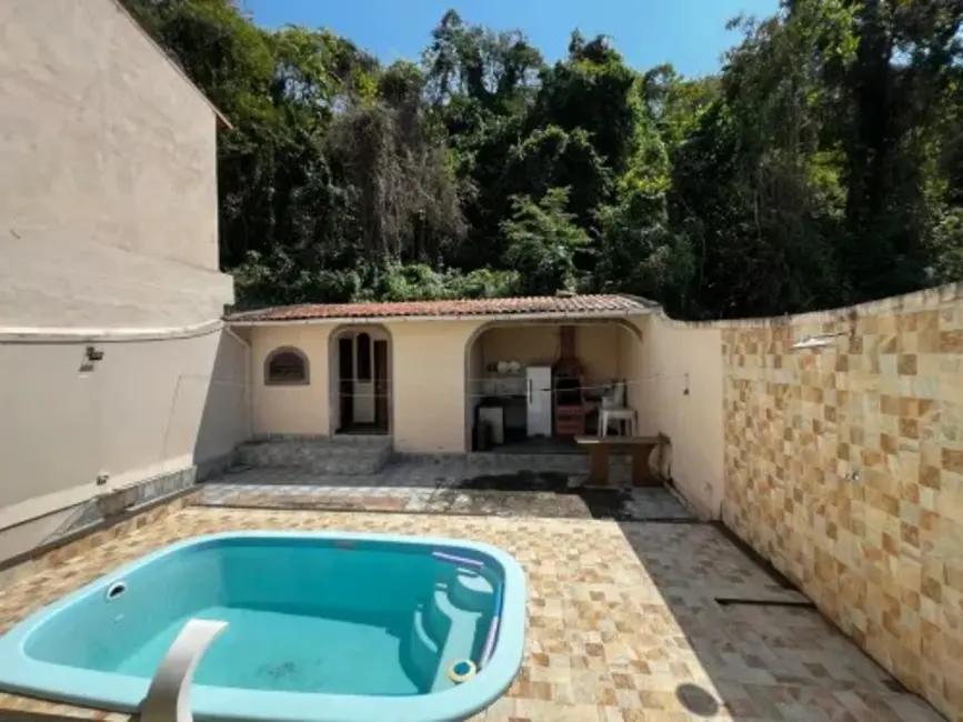 Casa de Condomínio com 3 quartos à venda, 450m2 em Taquara, Rio De Janeiro - RJ - imagem 2 Foto 2 de Casa de Condomínio com 3 quartos à venda, 450m2 em Taquara, Rio De Janeiro - RJ