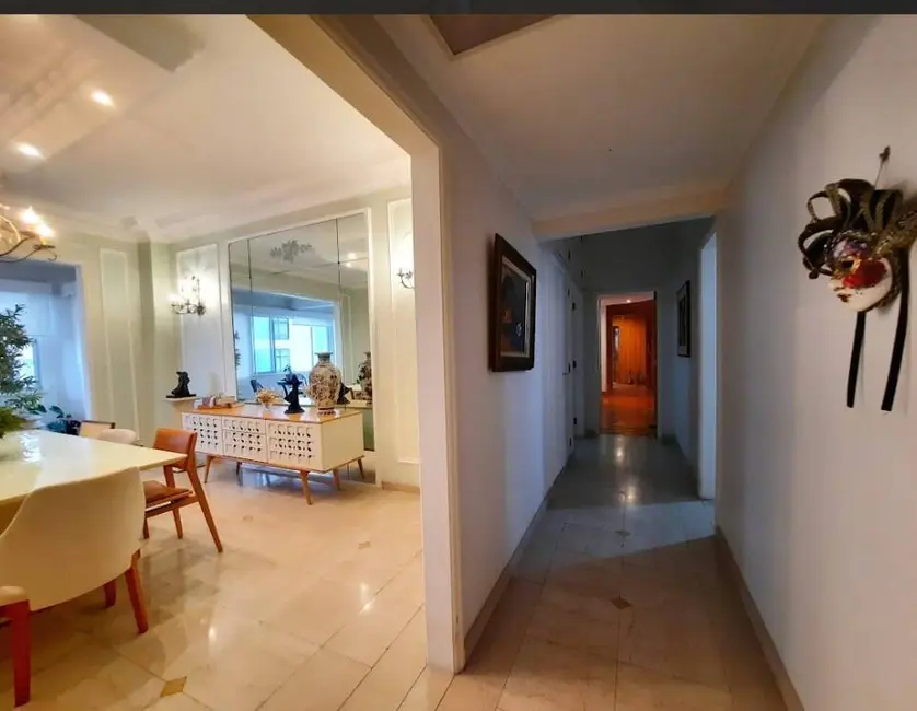 Apartamento com 4 quartos à venda, 348m2 em Copacabana, Rio De Janeiro - RJ - imagem 5 Foto 5 de Apartamento com 4 quartos à venda, 348m2 em Copacabana, Rio De Janeiro - RJ