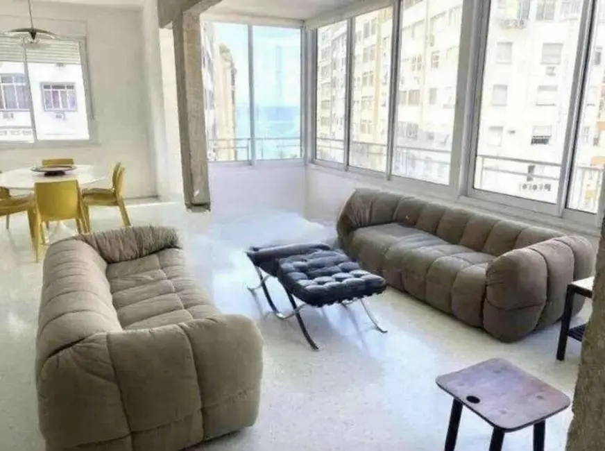 Apartamento com 4 quartos à venda, 203m2 em Copacabana, Rio De Janeiro - RJ - imagem 4 Foto 4 de Apartamento com 4 quartos à venda, 203m2 em Copacabana, Rio De Janeiro - RJ