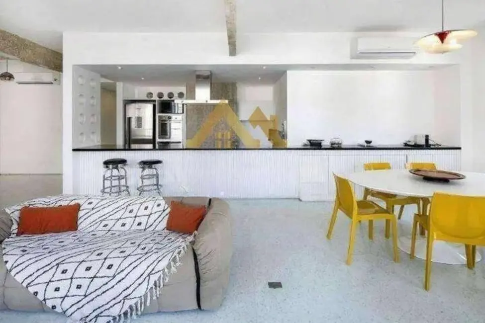 Apartamento com 4 quartos à venda, 203m2 em Copacabana, Rio De Janeiro - RJ - imagem 8 Foto 8 de Apartamento com 4 quartos à venda, 203m2 em Copacabana, Rio De Janeiro - RJ