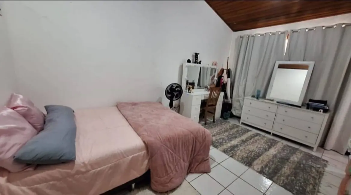 Casa com 4 quartos à venda, 180m2 em Vargem Grande, Rio De Janeiro - RJ - imagem 8 Foto 8 de Casa com 4 quartos à venda, 180m2 em Vargem Grande, Rio De Janeiro - RJ