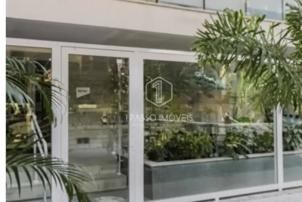 Apartamento com 1 quarto à venda, 52m2 em Copacabana, Rio De Janeiro - RJ - imagem 2 Foto 2 de Apartamento com 1 quarto à venda, 52m2 em Copacabana, Rio De Janeiro - RJ