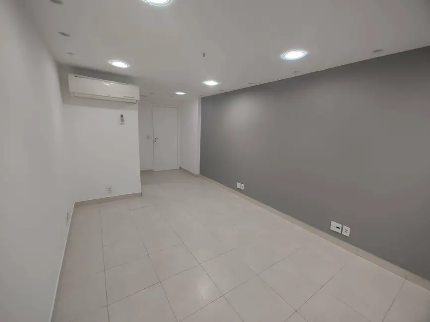 Sala Comercial à venda, 45m2 em Cachambi, Rio De Janeiro - RJ - imagem 3 Foto 3 de Sala Comercial à venda, 45m2 em Cachambi, Rio De Janeiro - RJ