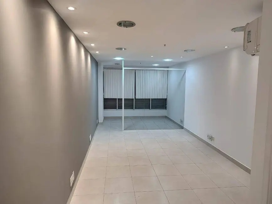 Sala Comercial à venda, 45m2 em Cachambi, Rio De Janeiro - RJ - imagem 7 Foto 7 de Sala Comercial à venda, 45m2 em Cachambi, Rio De Janeiro - RJ