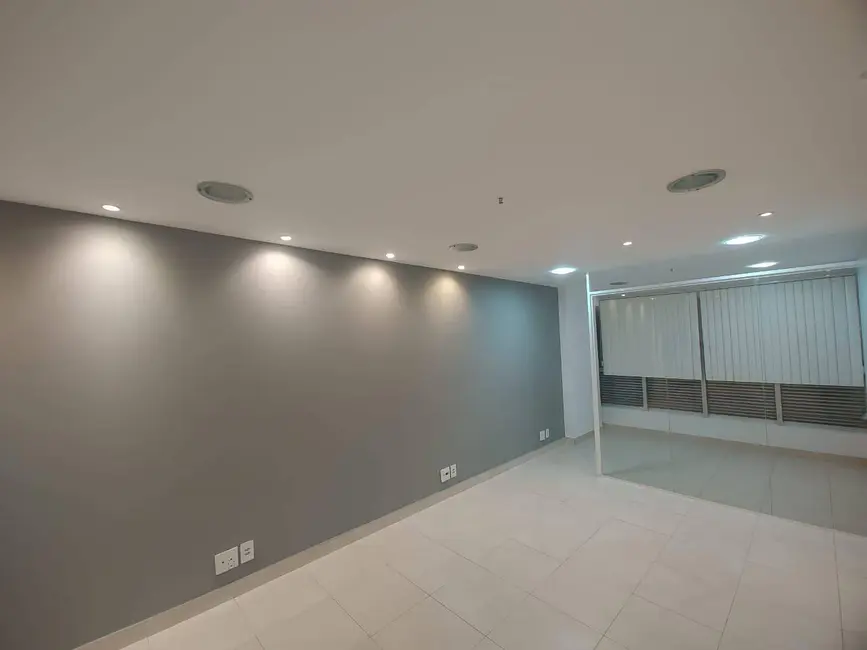 Sala Comercial à venda, 45m2 em Cachambi, Rio De Janeiro - RJ - imagem 4 Foto 4 de Sala Comercial à venda, 45m2 em Cachambi, Rio De Janeiro - RJ
