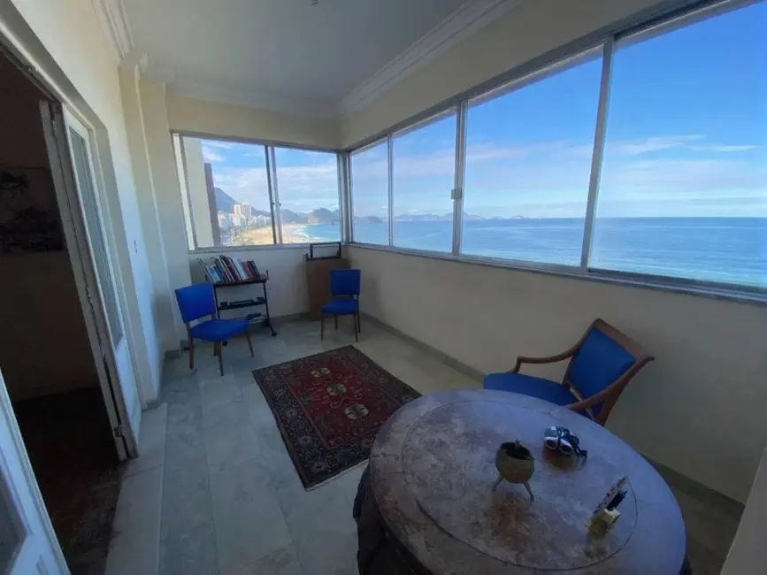 Apartamento com 4 quartos à venda, 232m2 em Copacabana, Rio De Janeiro - RJ - imagem 3 Foto 3 de Apartamento com 4 quartos à venda, 232m2 em Copacabana, Rio De Janeiro - RJ