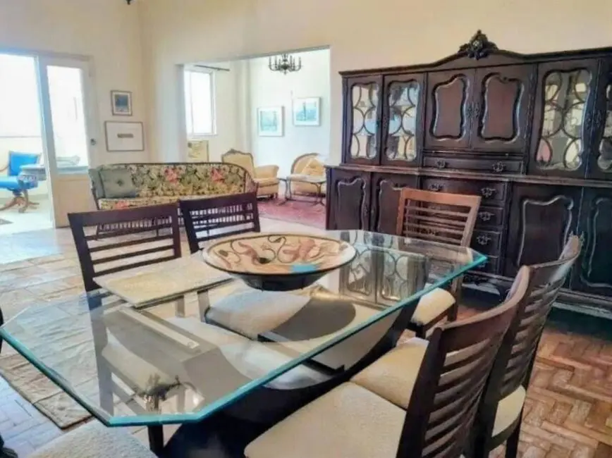 Apartamento com 4 quartos à venda, 232m2 em Copacabana, Rio De Janeiro - RJ - imagem 8 Foto 8 de Apartamento com 4 quartos à venda, 232m2 em Copacabana, Rio De Janeiro - RJ