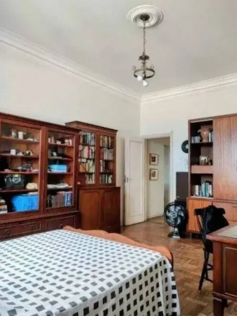 Apartamento com 4 quartos à venda, 232m2 em Copacabana, Rio De Janeiro - RJ - imagem 7 Foto 7 de Apartamento com 4 quartos à venda, 232m2 em Copacabana, Rio De Janeiro - RJ