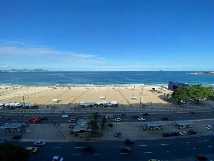 Apartamento com 4 quartos à venda, 232m2 em Copacabana, Rio De Janeiro - RJ - imagem 2 Foto 2 de Apartamento com 4 quartos à venda, 232m2 em Copacabana, Rio De Janeiro - RJ