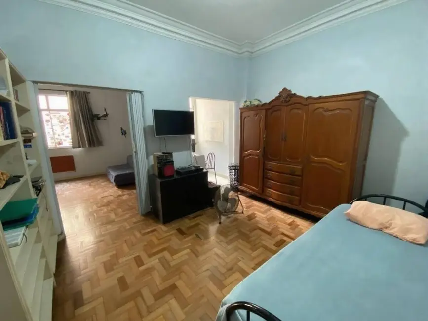 Apartamento com 4 quartos à venda, 232m2 em Copacabana, Rio De Janeiro - RJ - imagem 5 Foto 5 de Apartamento com 4 quartos à venda, 232m2 em Copacabana, Rio De Janeiro - RJ