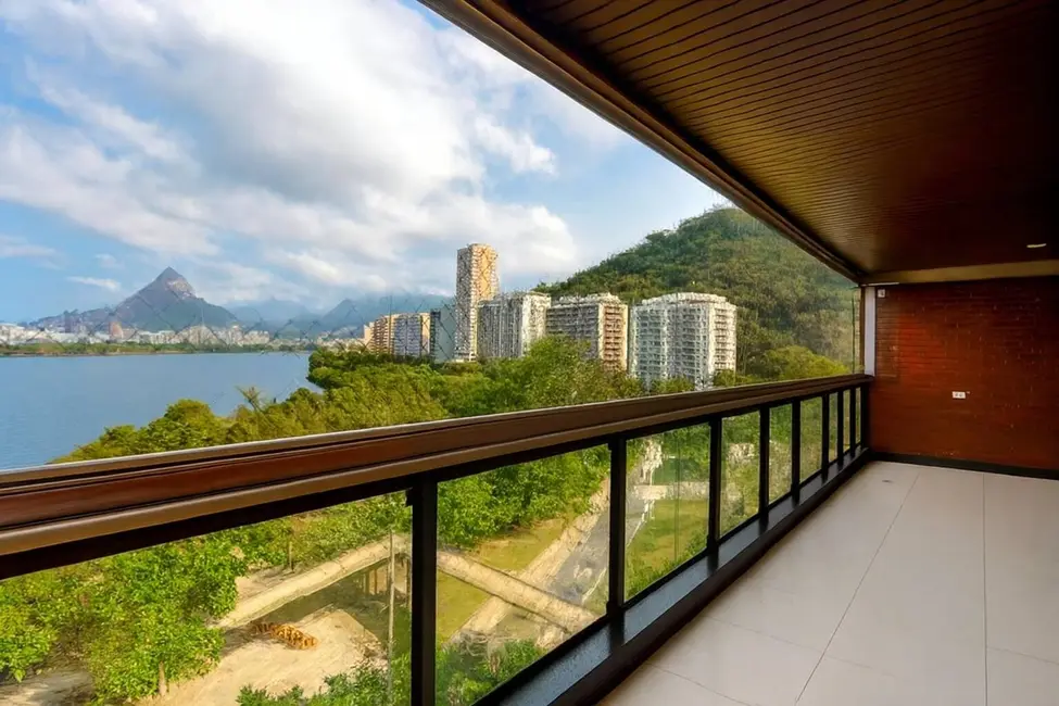 Apartamento com 3 quartos à venda, 160m2 em Rio De Janeiro - RJ - imagem 2 Foto 2 de Apartamento com 3 quartos à venda, 160m2 em Rio De Janeiro - RJ