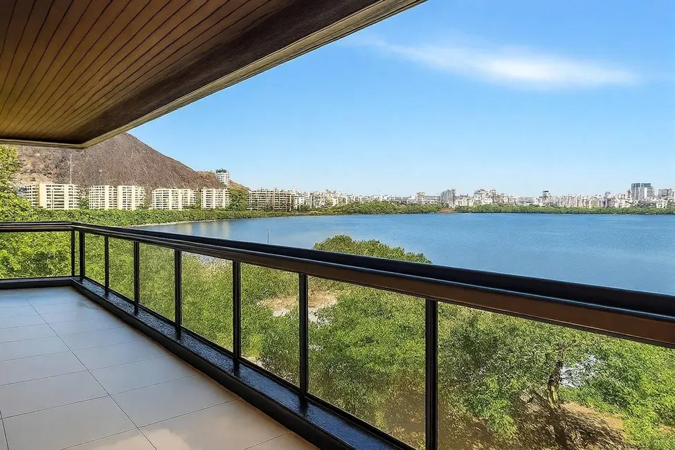 Apartamento com 3 quartos à venda, 160m2 em Rio De Janeiro - RJ - imagem 1 Foto 1 de Apartamento com 3 quartos à venda, 160m2 em Rio De Janeiro - RJ