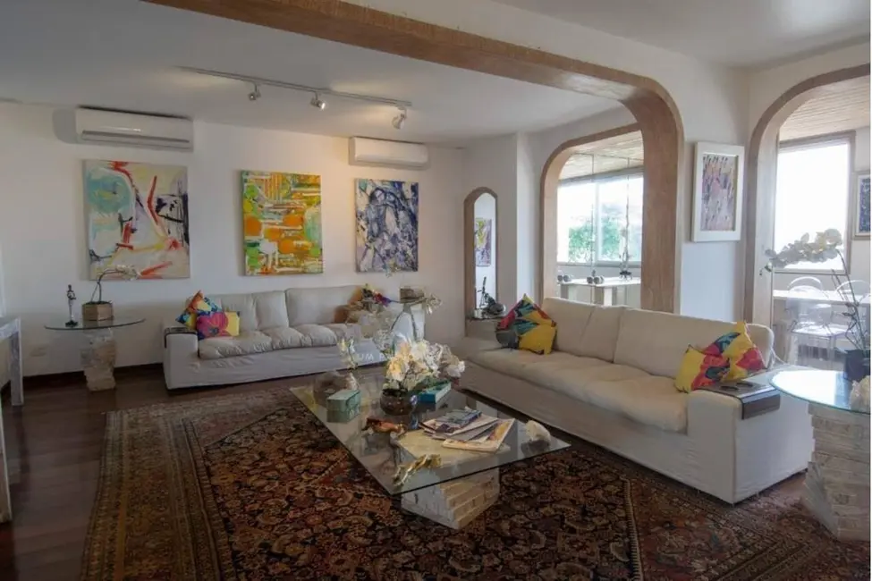 Apartamento com 4 quartos à venda, 224m2 em Copacabana, Rio De Janeiro - RJ - imagem 4 Foto 4 de Apartamento com 4 quartos à venda, 224m2 em Copacabana, Rio De Janeiro - RJ