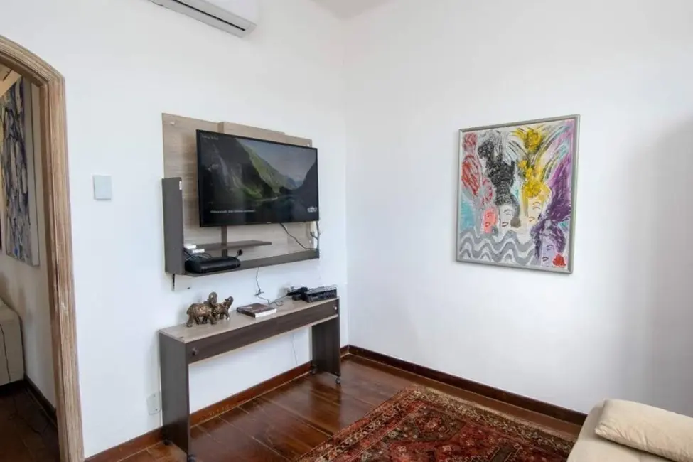 Apartamento com 4 quartos à venda, 224m2 em Copacabana, Rio De Janeiro - RJ - imagem 8 Foto 8 de Apartamento com 4 quartos à venda, 224m2 em Copacabana, Rio De Janeiro - RJ