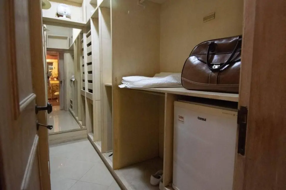 Apartamento com 4 quartos à venda, 224m2 em Copacabana, Rio De Janeiro - RJ - imagem 5 Foto 5 de Apartamento com 4 quartos à venda, 224m2 em Copacabana, Rio De Janeiro - RJ